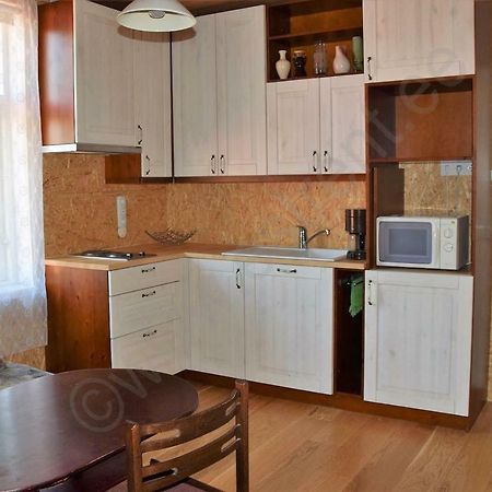 Private Apartment In The Centre Of Parnu/Pernau المظهر الخارجي الصورة
